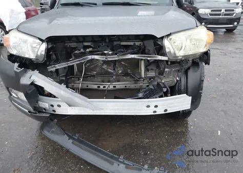 2013 Toyota 4Runner Sr5 z USA, uszkodzony, nr VIN JTEZU5JR1D5052005